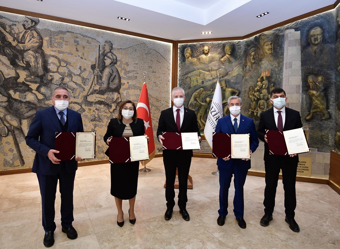 Milli Eğitim Bakanı Ziya Selçuk  ’tan Başkan Şahin’e Teşekkür Belgesi