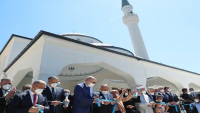 Cumhurbaşkanı Erdoğan, Burhaniye Şehriban Hatun Camii’nin açılışını gerçekleştirdi