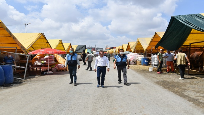 KURBAN SATIŞ VE KESİM ALANI BAYRAMA HAZIR