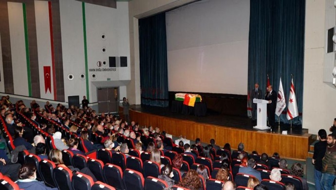 Cumhurbaşkanı Ersin Tatar, dün hayatını kaybeden Yakın Doğu Üniversitesi Rektörü Prof. Dr. Ümit Hassan için Atatürk Kültür ve Kongre Merkezi’nde düzenlenen törene katıldı