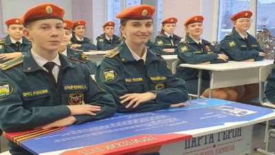 В Апатитах по инициативе «Единой России» открыли Парту Героя