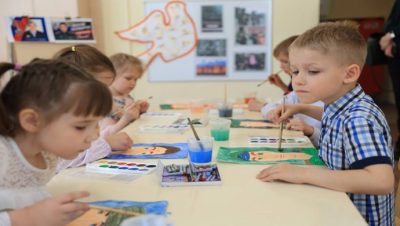 Приёмная «Единой России» организовала акцию «Рисуем героя СВО» в школах и детских садах Санкт-Петербурга