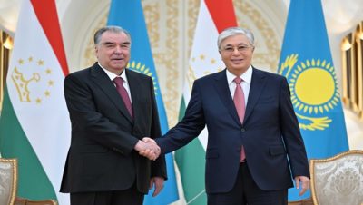 Devlet başkanı Tacikistan Cumhurbaşkanı ile görüştü