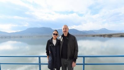 Ağdam ilçesindeki Haçınçay rezervuarının onarım ve restorasyonunun ardından açılış törenine İlham Aliyev ve eşi Mehriban Aliyeva katıldı.