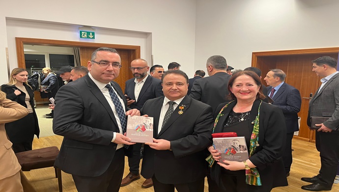 7 ülkede tanıtımı yapılan Hatıralar Işığı’nda Haydar Aliyev kitabı, Arnavutluk’ta da tanıtıldı